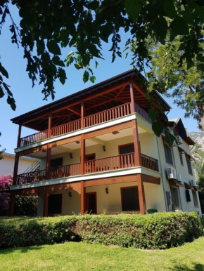 Pinea Hotel
